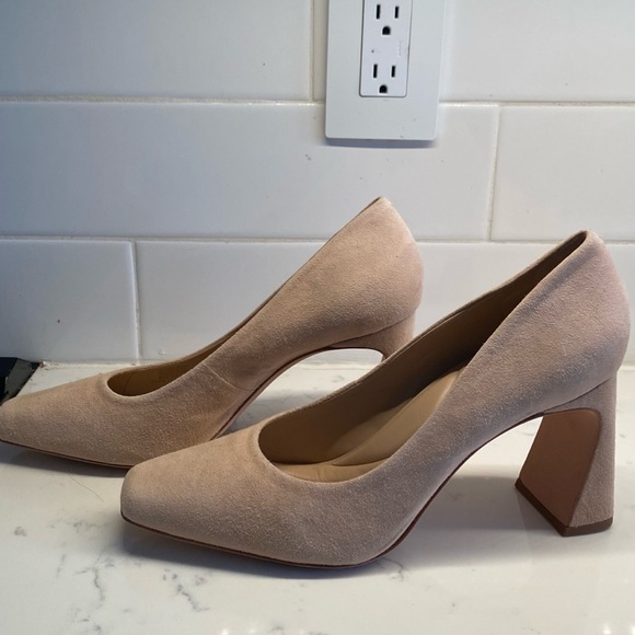 ANTONIO MELANI Shoes - ANTONIO MELANI Cream Heels Classic Design